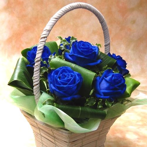 6 Blue Rose Basket Arrangement